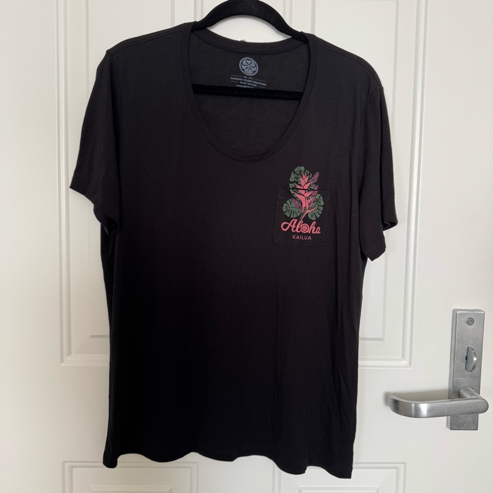 Women’s Hawaiian Island Creation Kailua Tee